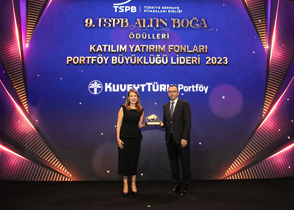 Türkiye Sermaye Piyasaları Birliği’nin (TSPB), gerçekleştirdiği 9. TSPB Altın Boğa Ödülleri’nde Kuveyt Türk Portföy Yönetimi A. Ş., “Katılım Yatırım Fonları Portföy Büyüklüğü Lideri” ödülünü kazandı.